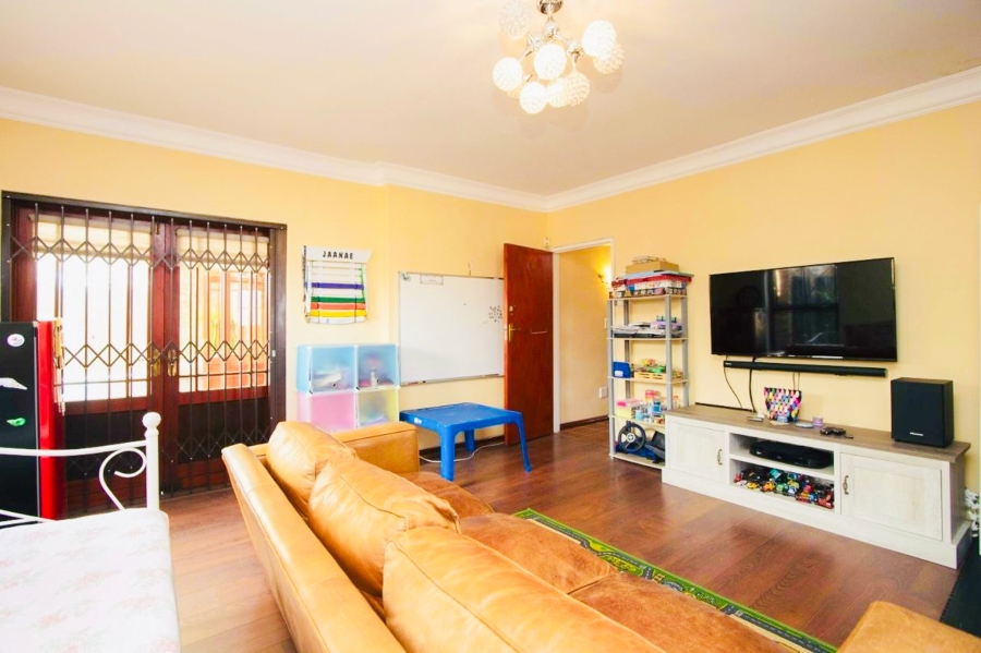 5 Bedroom Property for Sale in Parklands Western Cape
